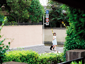 パイパン田舎美少女～姪っ子を待ち伏せる叔父～ちびっ子かな143cm サンプル動画サムネイル